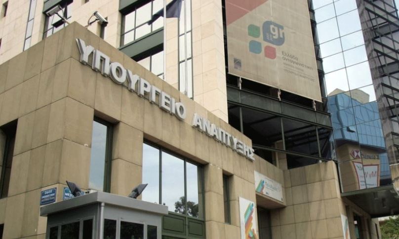 Οργισμένη απάντηση κύκλων υπουργού Ανάπτυξης στον Γερουλάνου