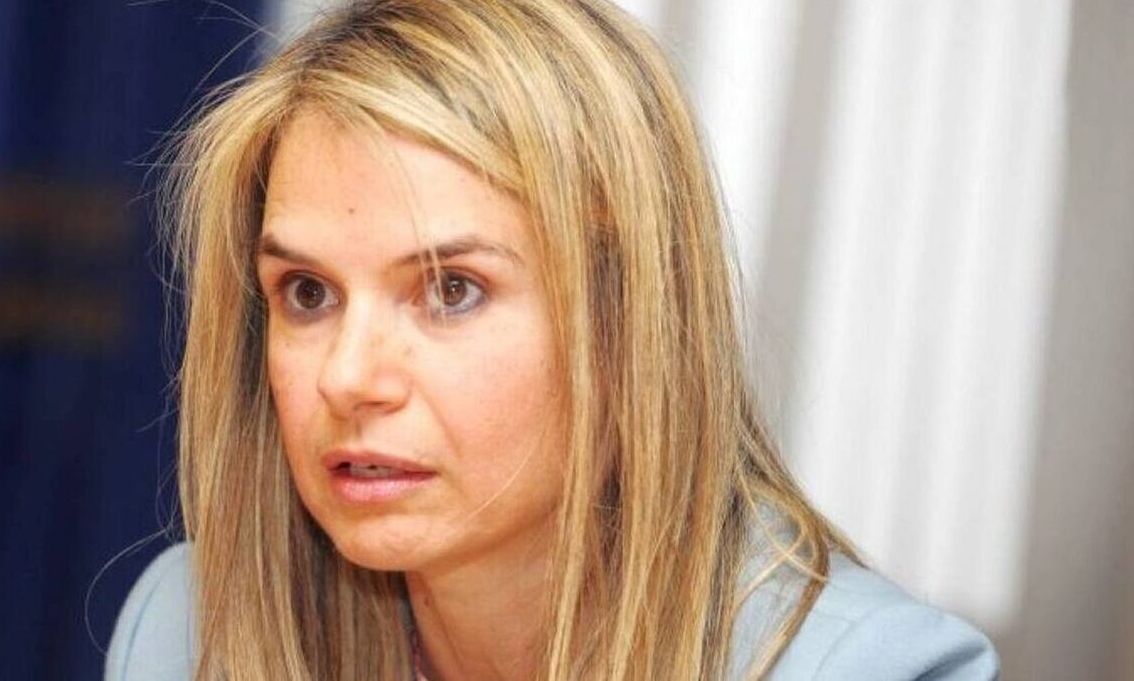 Μιλένα Αποστολάκη: «Ένα ανεύθυνο οικονομικό επιτελείο περιμένει τις ανακοινώσεις για τις τράπεζες»