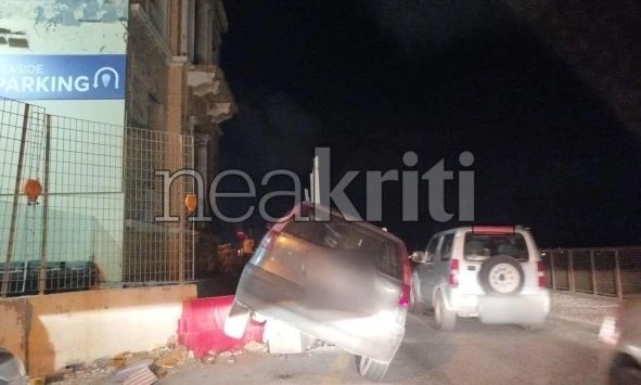 Τροχαίο στο Ηράκλειο Κρήτης: Οδηγός έχασε τον έλεγχο του αυτοκινήτου και βρέθηκε πάνω στο στηθαίο