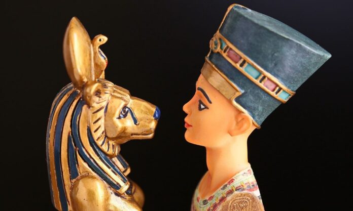 1611087-859719e6-cleopatra.jpg