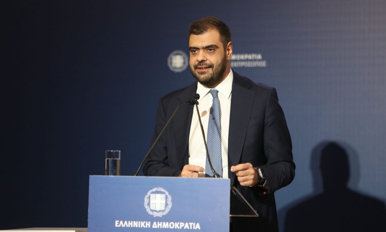 Παύλος Μαρινάκης: Η ενημέρωση των πολιτικών συντακτών – LIVE