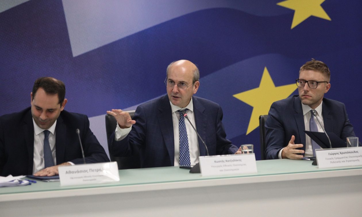 Αυτό είναι το πακέτο των νέων μέτρων για τράπεζες και χαμηλοσυνταξιούχους – LIVE