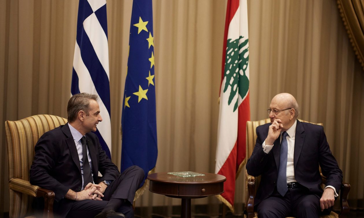 Στον Λίβανο ο Μητσοτάκης – Θερμή υποδοχή από τον πρωθυπουργό της χώρας