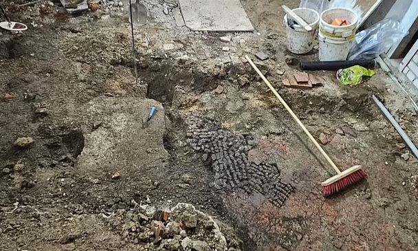 Το μακάβριο μυστικό στον δρόμο με τα Κόκκινα Φανάρια –  Αρχαιολόγοι ανακάλυψαν δρόμο από σκελετούς