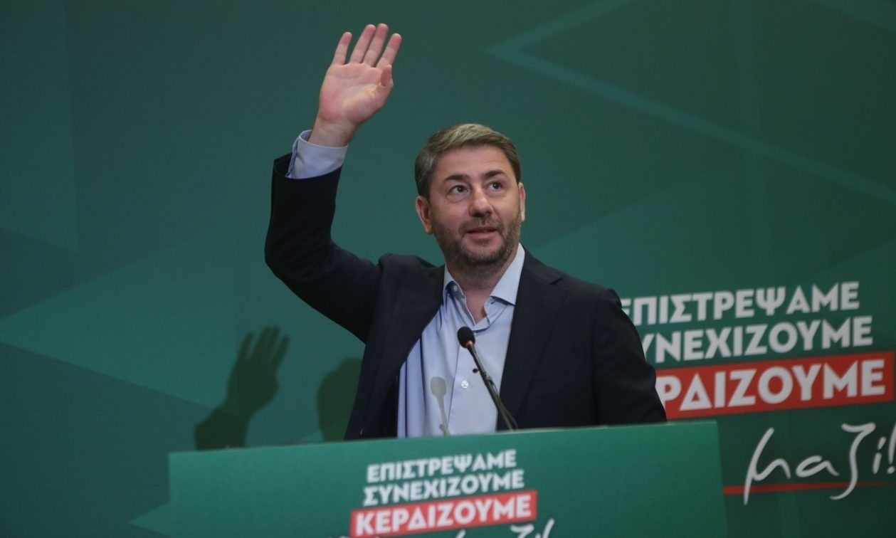 «Πυρετός» προτάσεων και πρωτοβουλιών από το ΠΑΣΟΚ για να εγκλωβίσει την κυβέρνηση