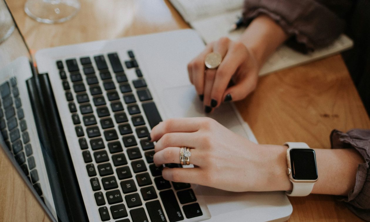 Επιδότηση laptop έως και 90%: Οι δικαιούνται – Τι άλλο μπορούν να αγοράσουν