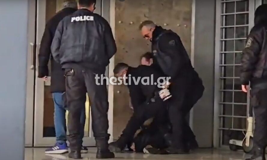 Θεσσαλονίκη: Πυροτεχνήματα και πιστόλι-ρέπλικα έφερε ο άνδρας που ήθελε να ανατινάξει τα Δικαστήρια