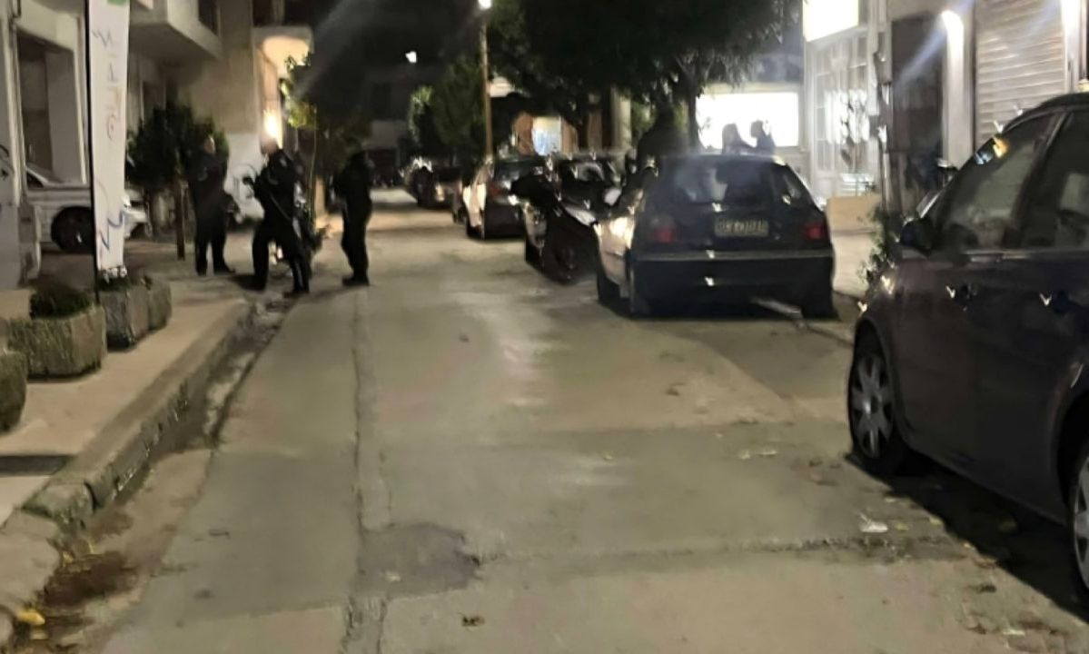 Λάρισα: Κορίτσι παρασύρθηκε από αυτοκίνητο στο κέντρο της πόλης – Εσπευσμένα στο Νοσοκομείο