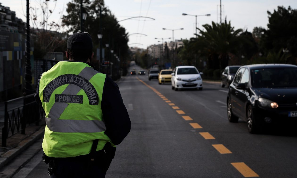 Αυξημένα μέτρα της Τροχαίας σε όλη την επικράτεια κατά την εορταστική περίοδο
