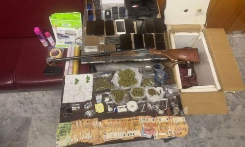 Άρτα: Συγγενείς μέλη σε εγκληματική οργάνωση –  Διακίνησαν ναρκωτικά αξίας μισού εκατομμυρίου