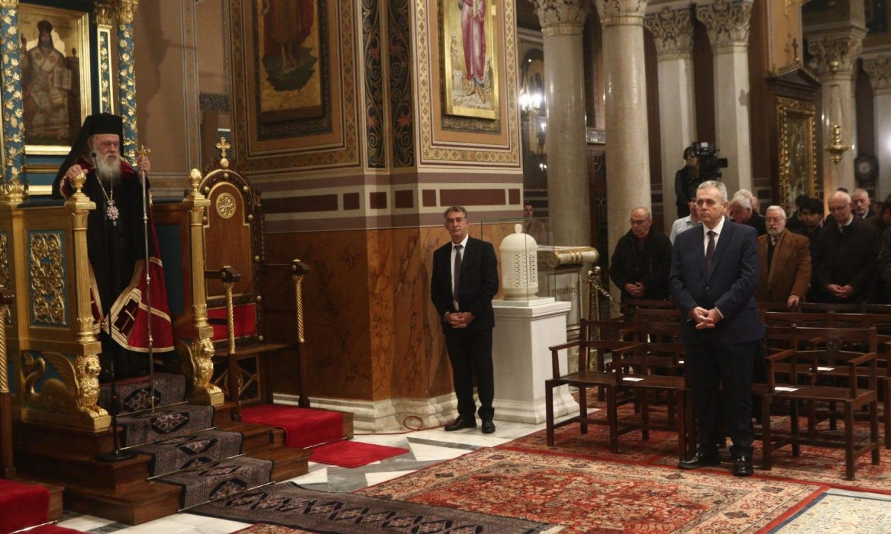 Χαρακόπουλος: Τα Χριστούγεννα ευκαιρία περισυλλογής για τον σύγχρονο τρόπο ζωής