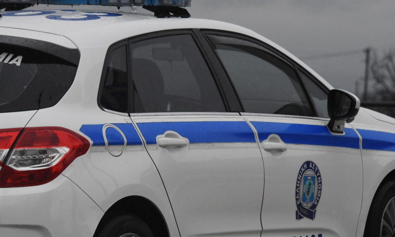Συναγερμός στις αρχές για άνδρα που κυκλοφορεί ημίγυμνος στον Βόλο