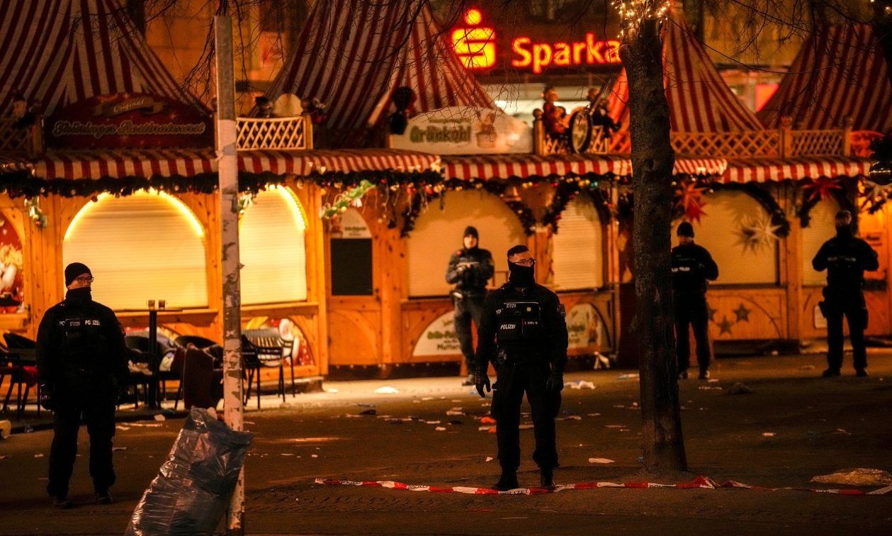 Γερμανία: Έκλεισε και τυπικά η χριστουγεννιάτικη αγορά στο Μαγδεμβούργο