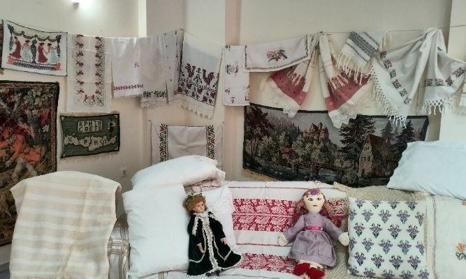 Ηράκλειο: Ένα διαφορετικό χριστουγεννιάτικο δέντρο και ο πρωτοχρονιάτικος μπακλαβάς του «φτωχού»