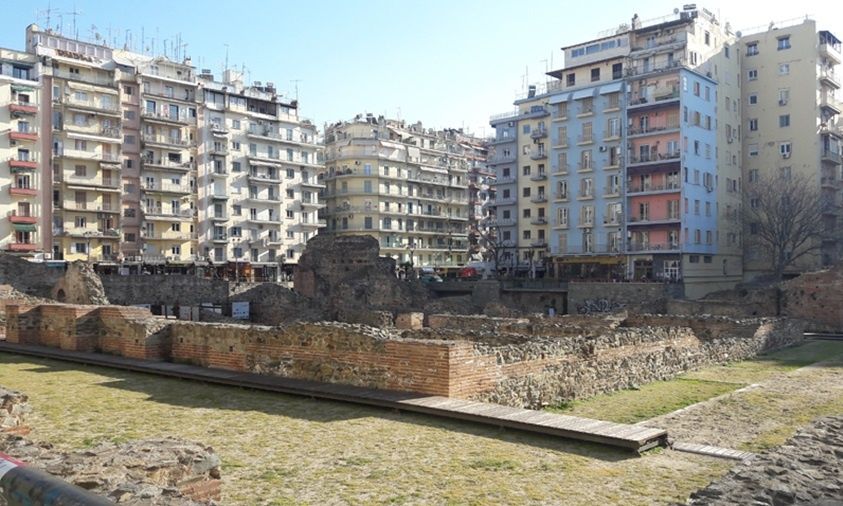 Θεσσαλονίκη: Ανήλικο αγόρι έπεσε από ύψος στο Ανάκτορο του Γαλερίου