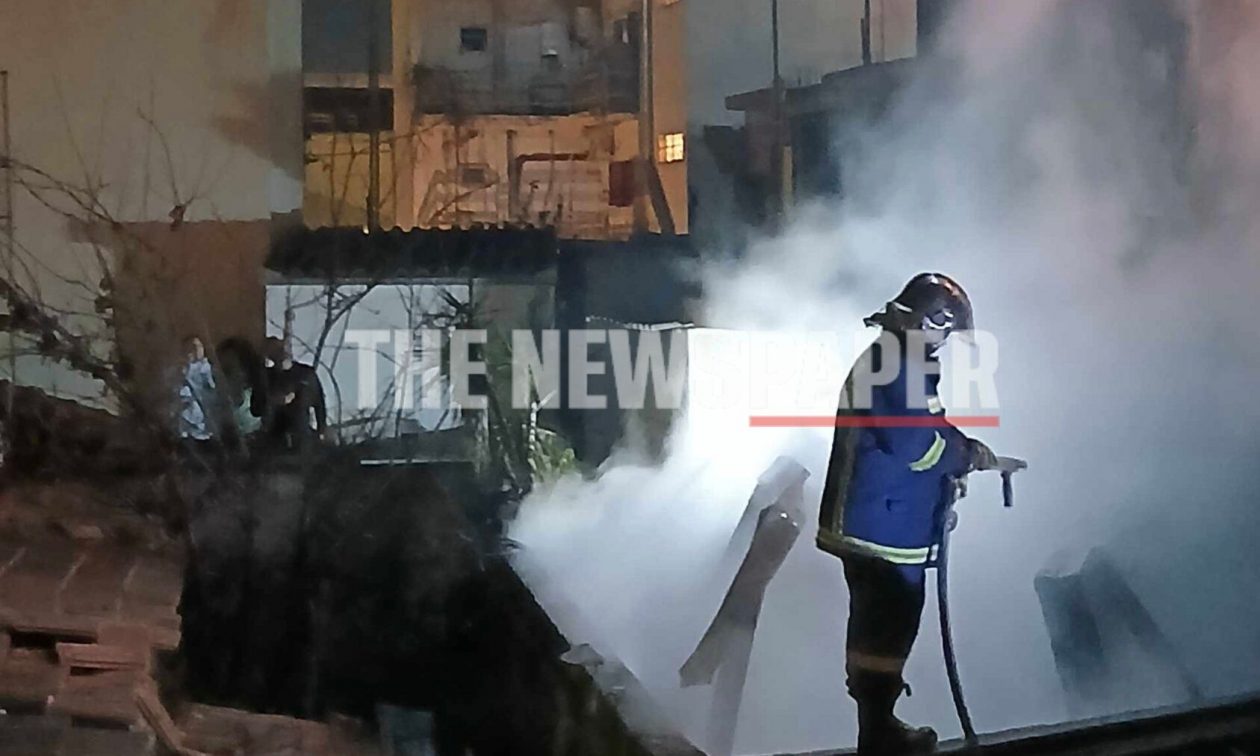 Μεγάλη φωτιά σε σπίτι στον Βόλο – Τεράστια η κινητοποίηση της Πυροσβεστικής
