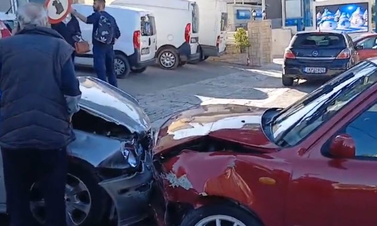 Μεταμόρφωση: Απίστευτο τροχαίο με καραμπόλα έξι οχημάτων