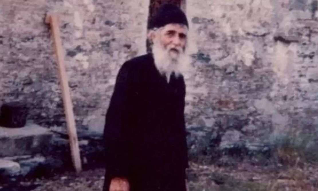 Άγιος Παΐσιος: Ο Μέγας Βασίλειος εάν ζούσε στην εποχή μας θα έπιανε ξανά σπηλιά και κομποσχοίνι