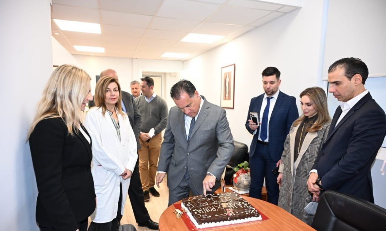 Άδωνις Γεωργιάδης: Επισκέφθηκε ΕΚΑΒ, Σισμανόγλειο, Θριάσιο και ΚΑΤ ανήμερα της Πρωτοχρονιάς