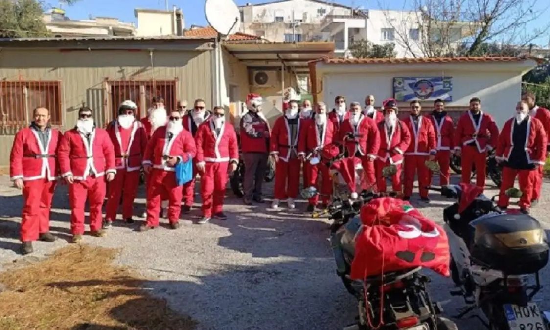 Ξάνθη: Μηχανόβιοι Άι Βασίληδες μοίρασαν γλυκά και ευχές σε κεντρικά σημεία της πόλης