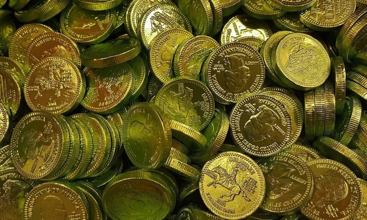 Τρίκαλα: Πυροσβέστες κλήθηκαν να σβήσουν φωτιά στο σπίτι ηλικιωμένης και βρήκαν 607 λίρες