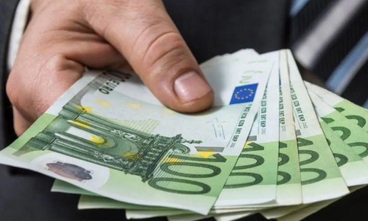 Χαρτονομίσματα των 100 ευρώ με ελαττώματα εκτύπωσης: Εδώ είναι πόσο μπορεί να αξίζουν