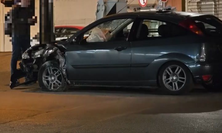Τροχαίο ατύχημα με δυο ΙΧ στις γραμμές του τρένου της Κωνσταντινουπόλεως