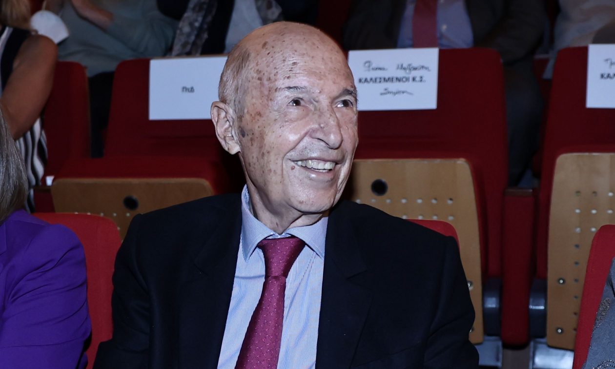 Ποιος ήταν ο Κώστας Σημίτης – «Έσβησε» σε ηλικία 88 ετών