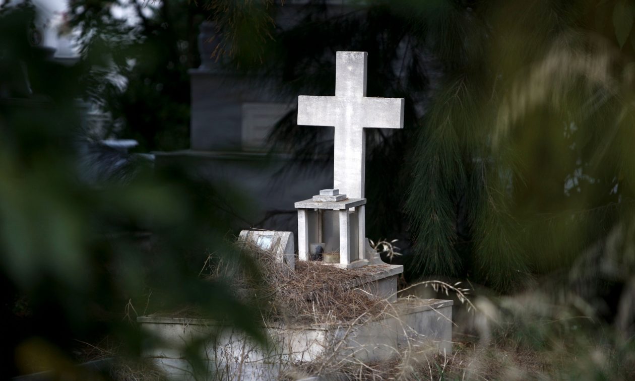 Νεκροταφείο Σούδας: Μπαίνουν κάμερες ασφαλείας μετά τις κλοπές και τους βανδαλισμούς τάφων