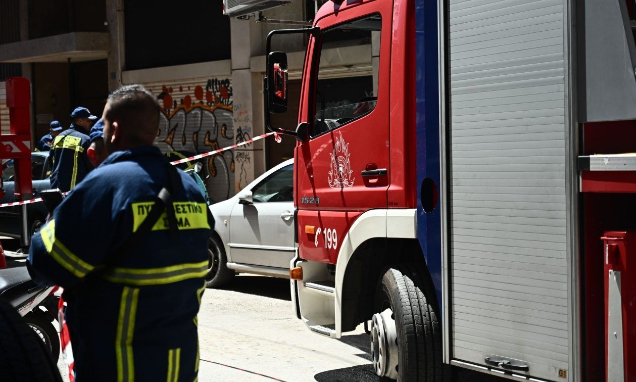 Καίγεται διαμέρισμα στην Κυψέλη – Επί τόπου η Πυροσβεστική