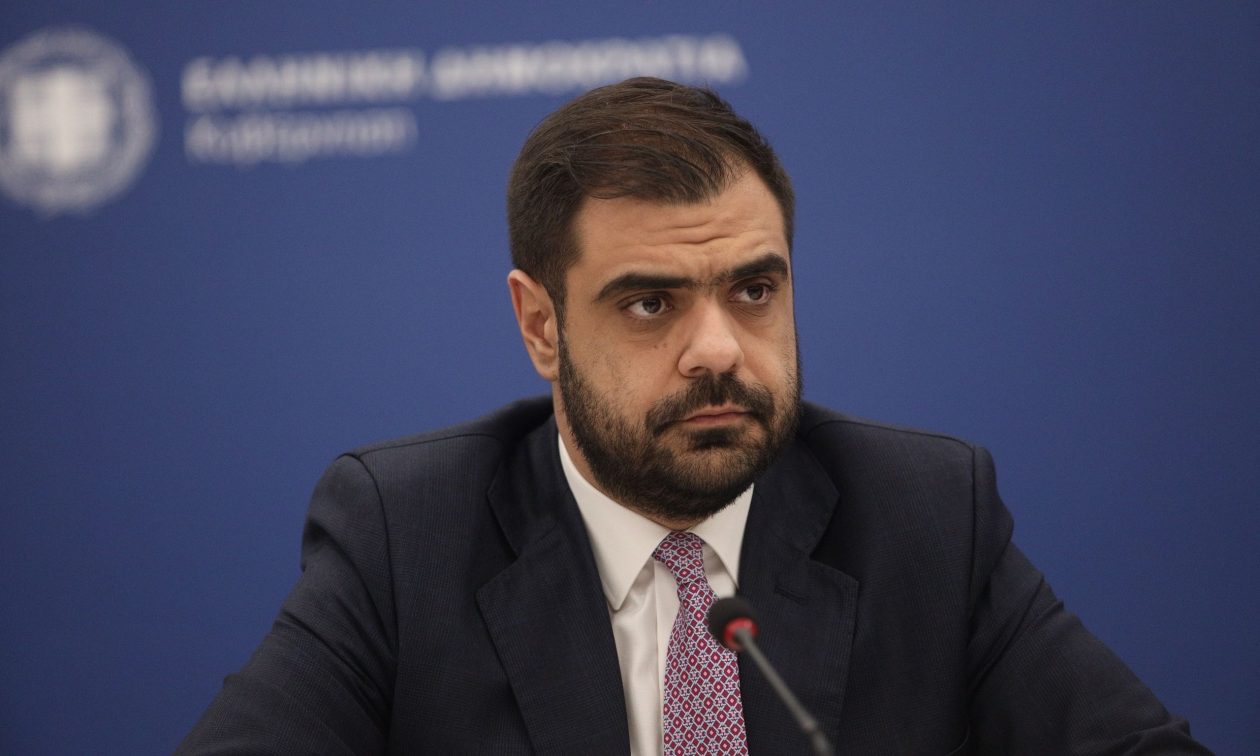 LIVE η ενημέρωση από τον κυβερνητικό εκπρόσωπο Παύλο Μαρινάκη