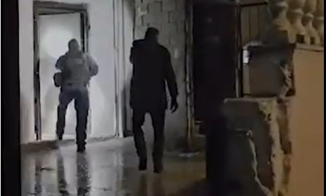 Μεγάλη επιχείρηση της ΟΠΚΕ στο Ζεφύρι: Συνελήφθησαν πέντε άτομα που διέπρατταν τηλεφωνικές απάτες