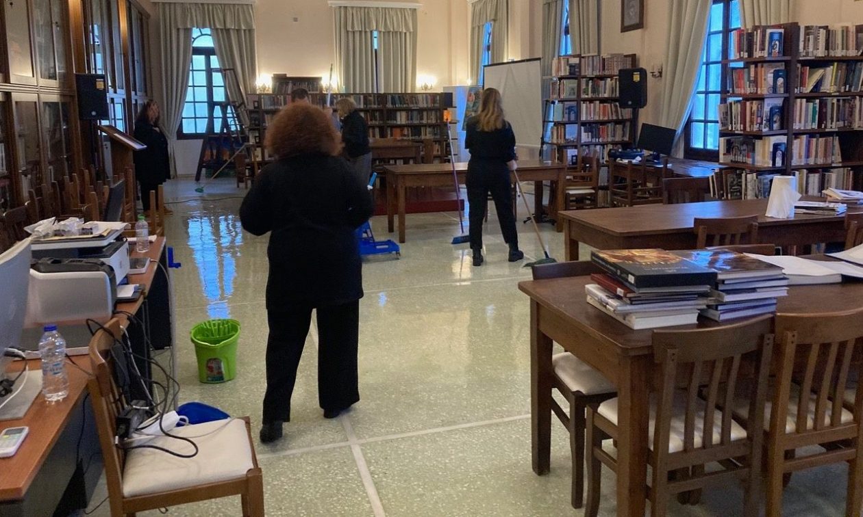 Κακοκαιρία – Ζάκυνθος: Πλημμύρισε η Δημόσια Ιστορική Βιβλιοθήκη από την έντονη βροχόπτωση