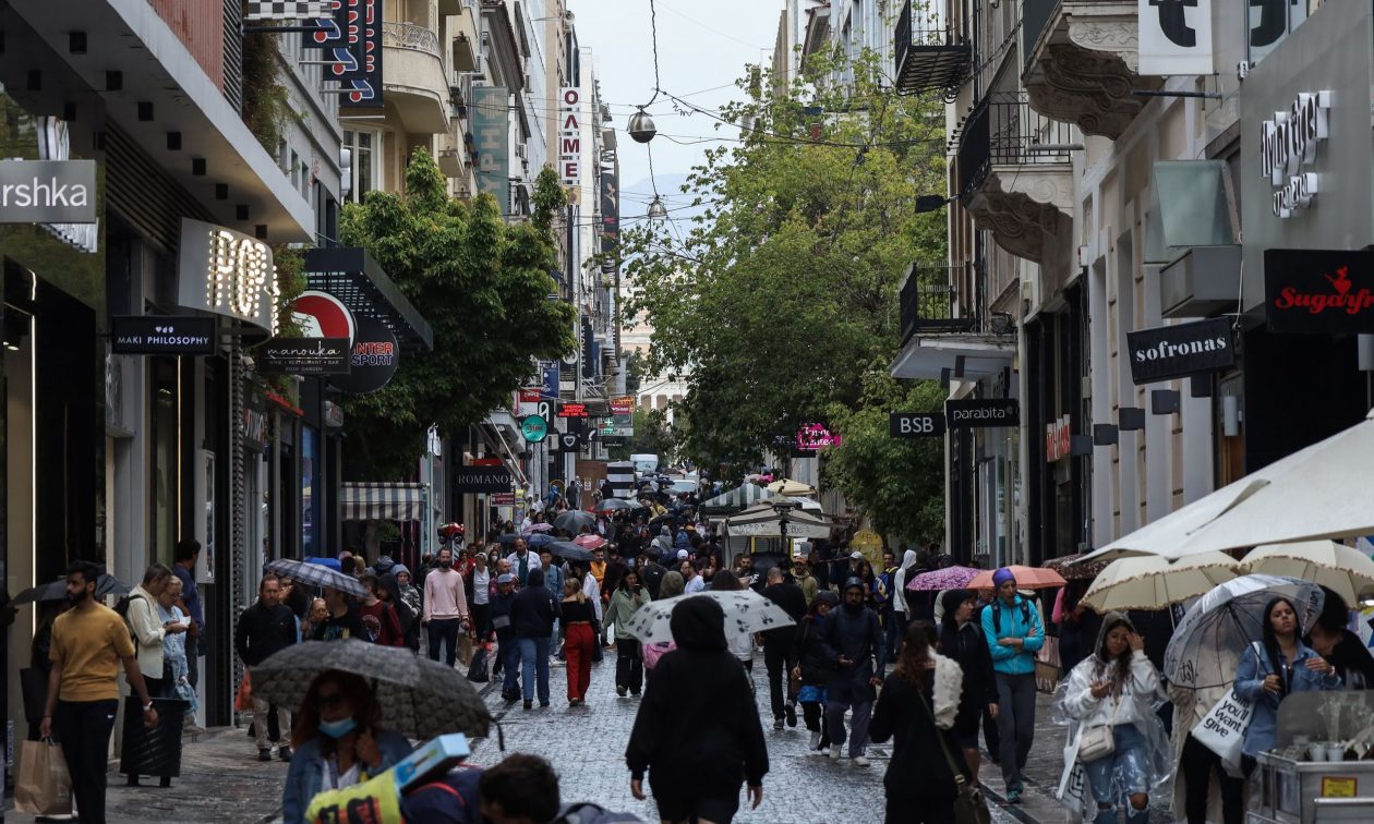 ΓΣΕΕ: Πού «σκοντάφτει» η ευημερία των Ελλήνων – Πρόβλημα μισθοί και στέγαση, τεράστιες οι ανισότητες