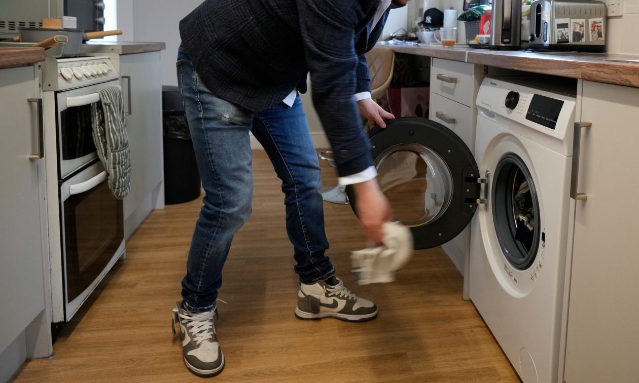 Πόσο συχνά πλένετε τις πετσέτες; Η επιστήμη εξηγεί γιατί το μία φορά τον χρόνο δεν είναι ιδανικό