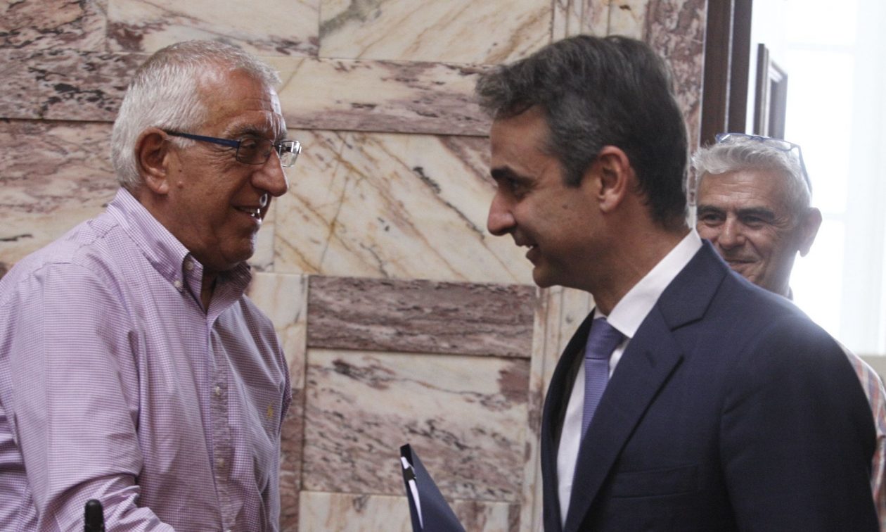 Στο Μέγαρο Μαξίμου ο Νικήτας Κακλαμάνης – Συνάντηση με Μητσοτάκη