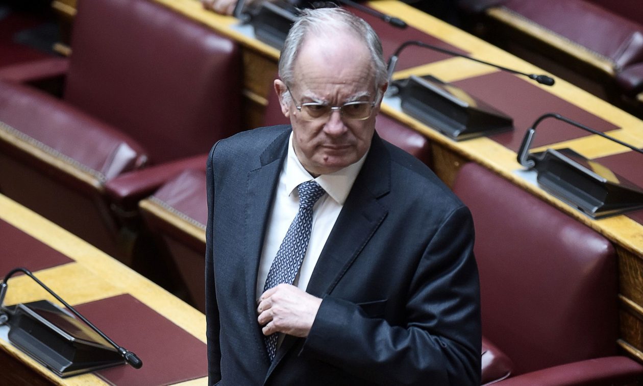 Οργή από την αντιπολίτευση για την επιλογή Τασούλα – Πυρ ομαδόν κατά Μητσοτάκη 