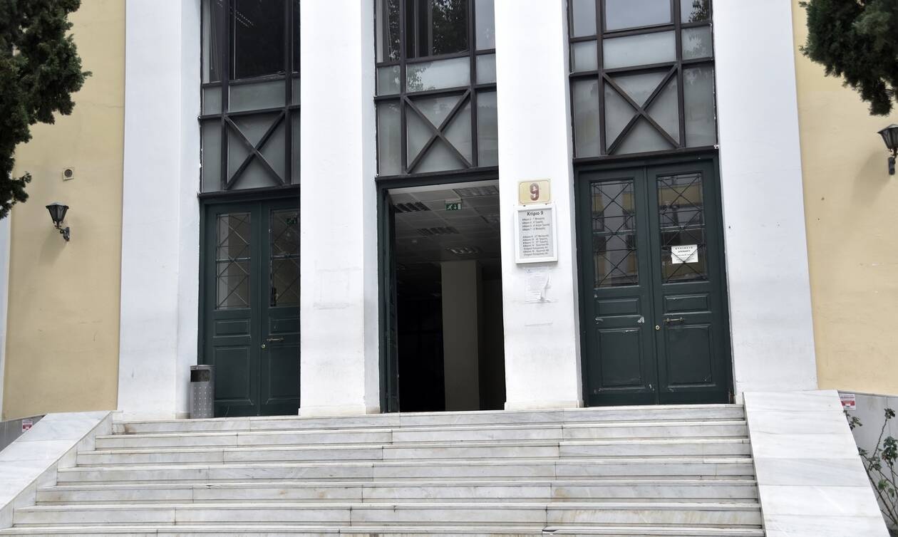 Θεσσαλονίκη: Στα κρατητήρια γιατί οδηγούσε μεθυσμένος και χωρίς δίπλωμα