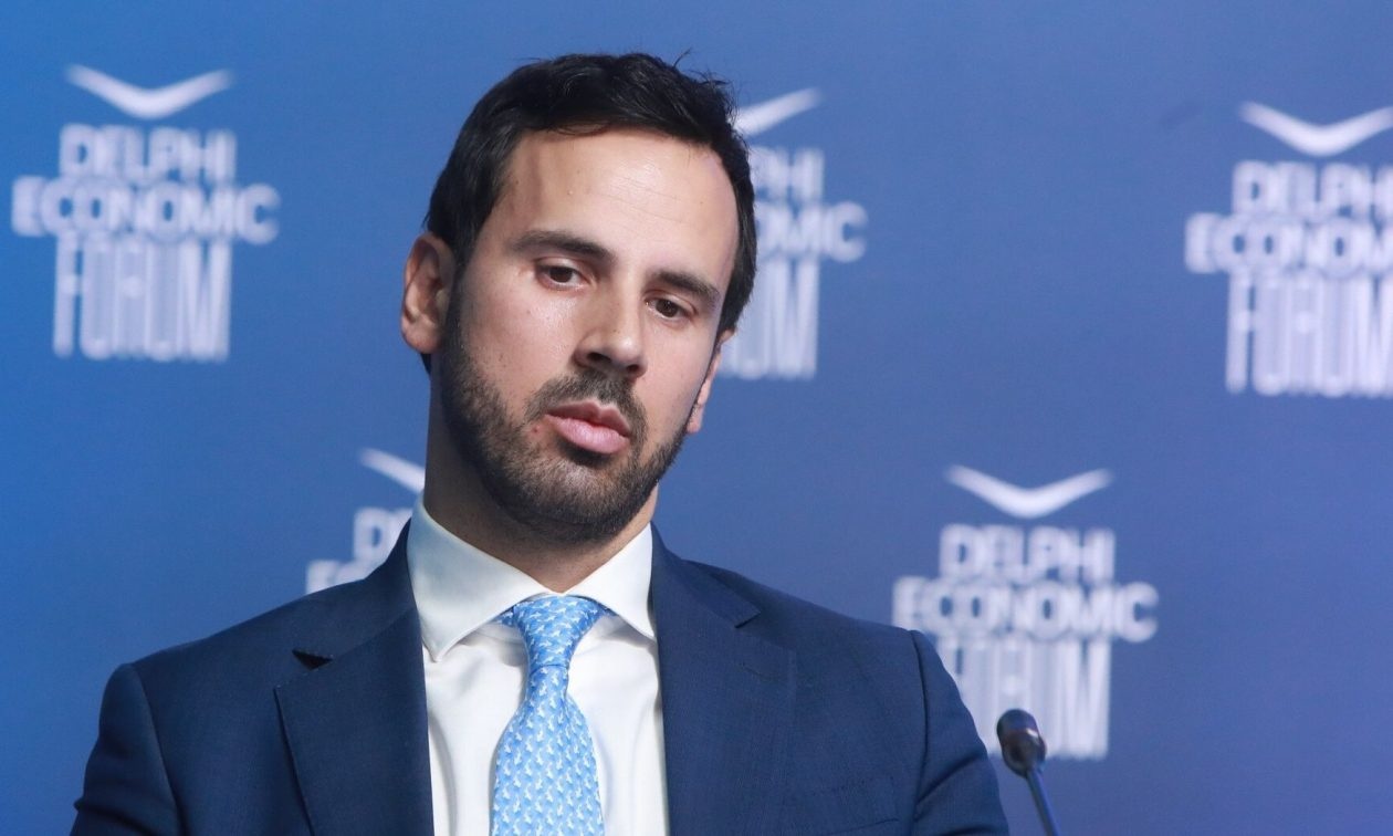 Ρωμανός εναντίον Τσουκαλά: «Το ΠΑΣΟΚ προσπαθεί να καλύψει την πολιτική του απόγνωση»