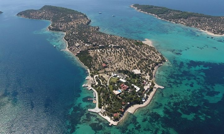 Οι Τούρκοι βγάζουν στο «σφυρί» νησί στο Αιγαίο – Η ελληνική ιστορία του