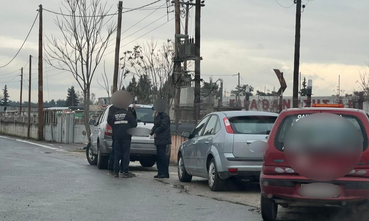 Λάρισα: Παράσυρση πεζού από αυτοκίνητο – Μεταφέρθηκε με τραύματα στο νοσοκομείο