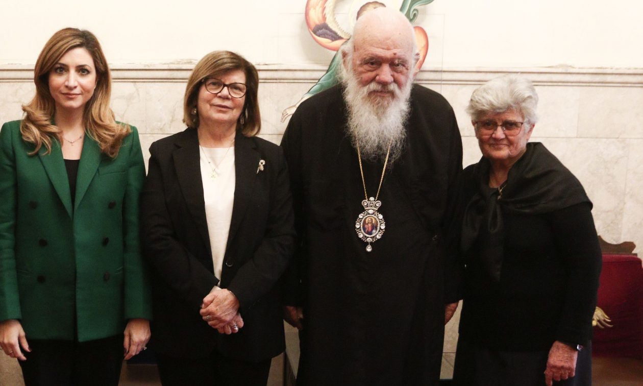 Αρχιεπίσκοπος Ιερώνυμος: Υποδέχτηκε την δασκάλα από το Ριζοκάρπασο, Ελένη Φωκά