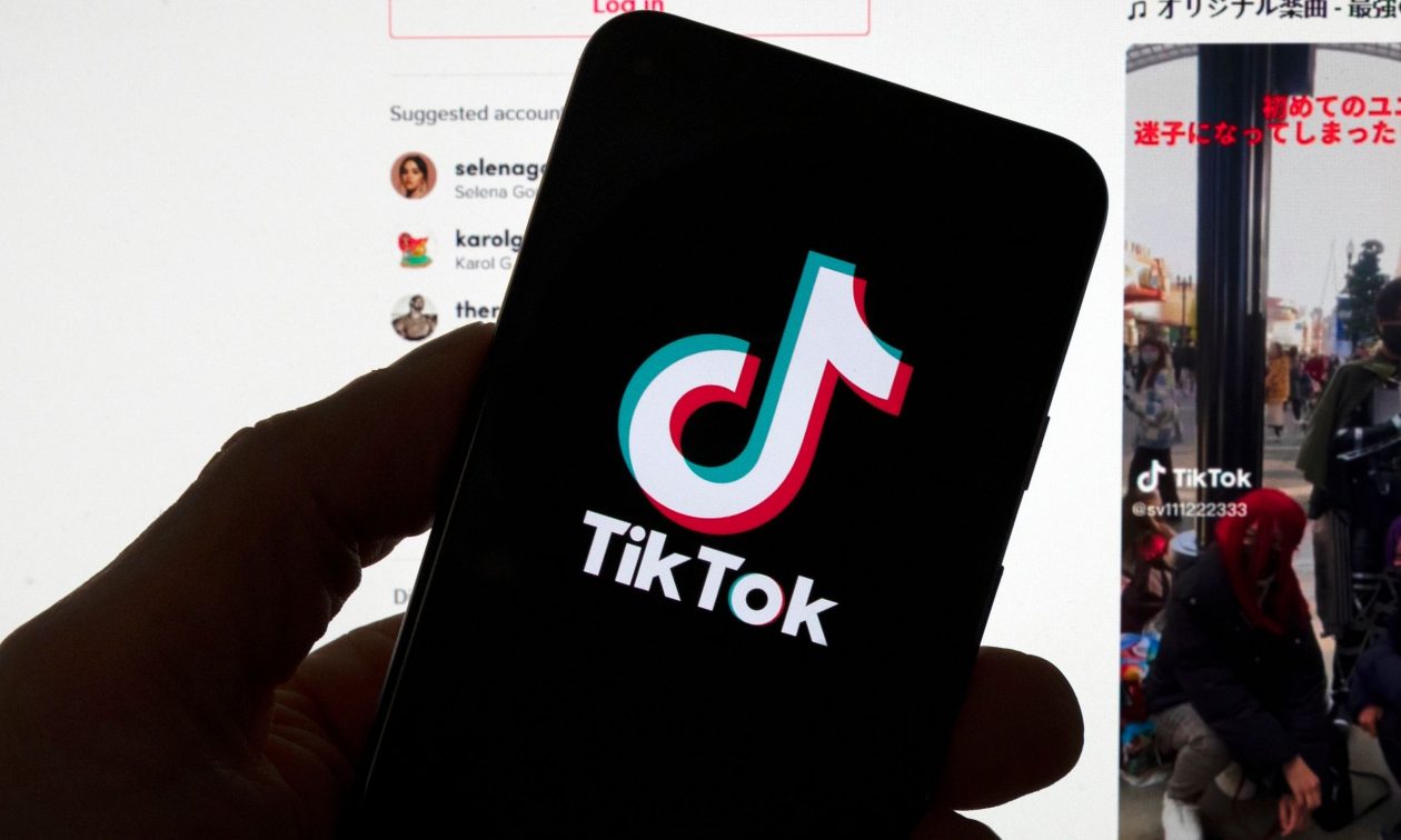 «Το TikTok πρέπει να παραμείνει διαθέσιμο στους Αμερικανούς», ξεκαθαρίζει ο Λευκός Οίκος