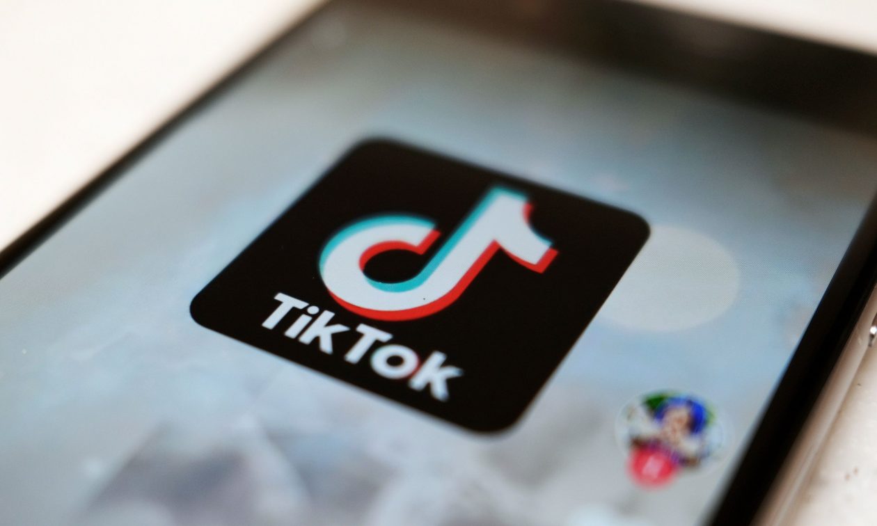 ΗΠΑ: Τι  θα γίνει με το TikTok – Θα κλείσει λέει η εταιρεία, θα το κρατήσουμε ανοιχτό η κυβέρνηση