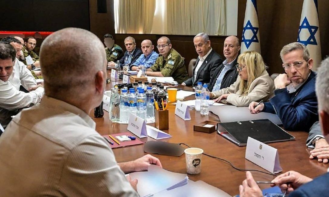 Η ισραηλινή κυβέρνηση ενέκρινε και επισήμως τη συμφωνία εκεχειρίας με τη Χαμάς