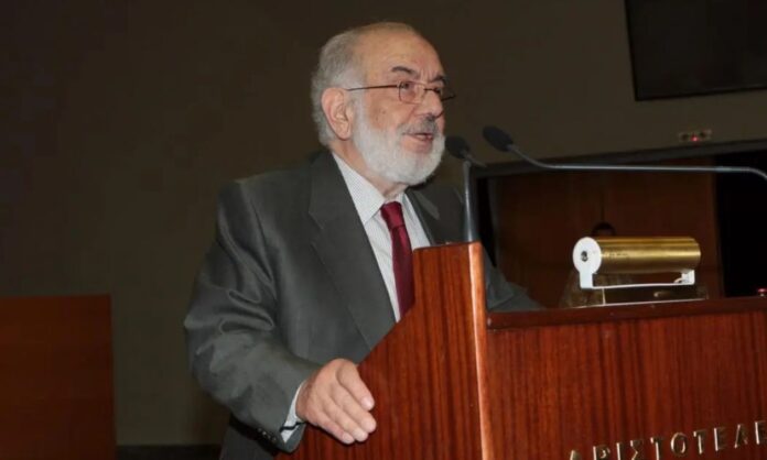1619855-73494ef4-mixalis-papadopoulos.jpg
