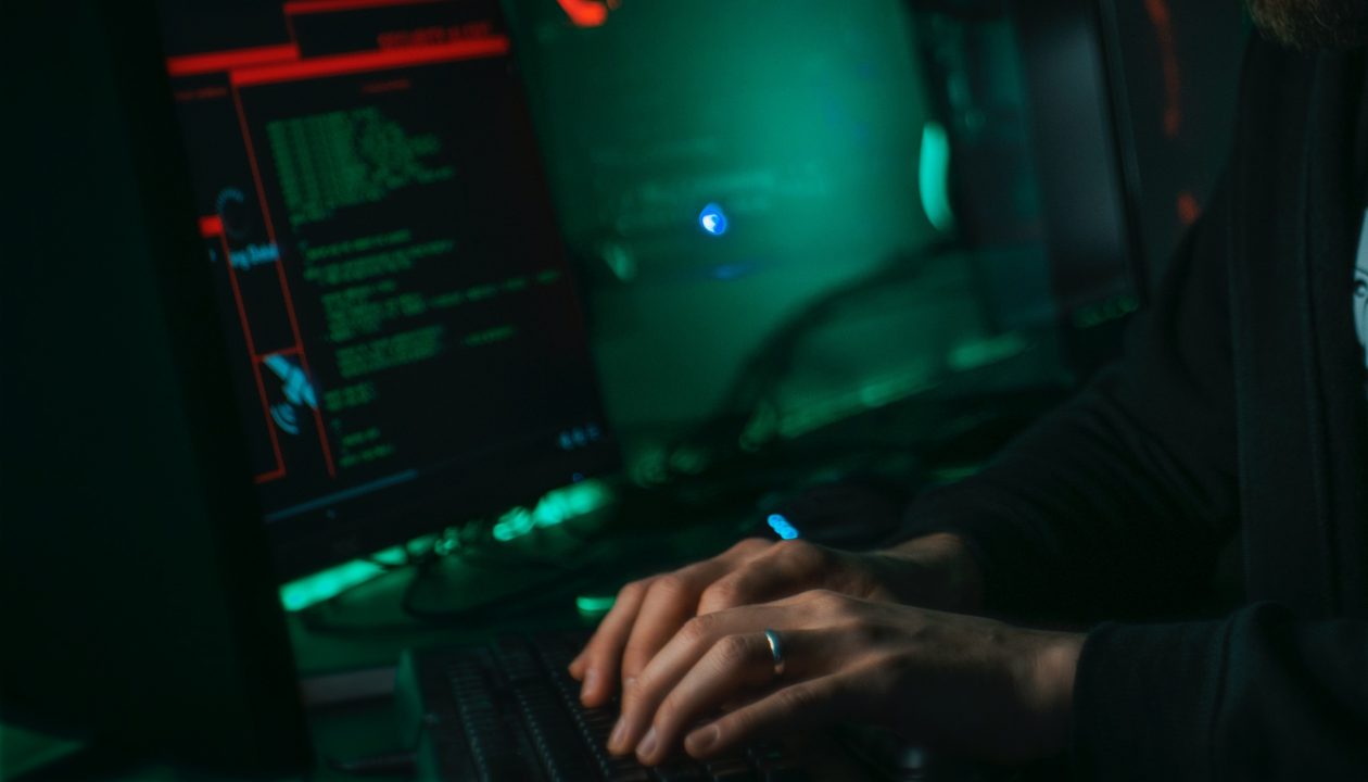 Caller ID Spoofing: Με αυτή τη μέθοδο αδειάζουν τους τραπεζικούς λογαριασμούς – Τι να κάνετε