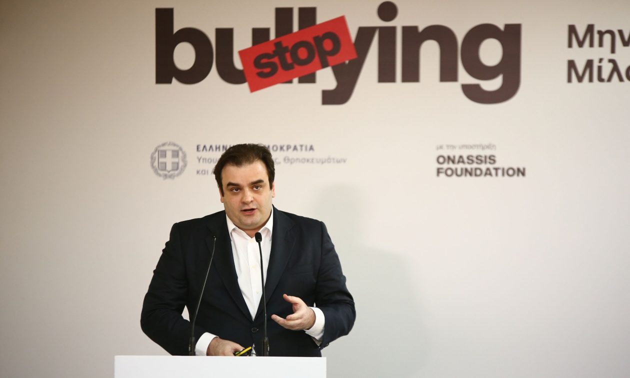 Πιερρακάκης για υπόθεση Αλίμου: «Γονείς, παιδιά, καθηγητές, σπάστε τη σιωπή»