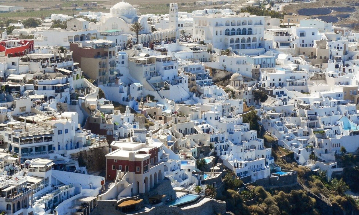 Ο παγκόσμιος τουρισμός επέστρεψε το 2024 σε προ-Covid επίπεδα