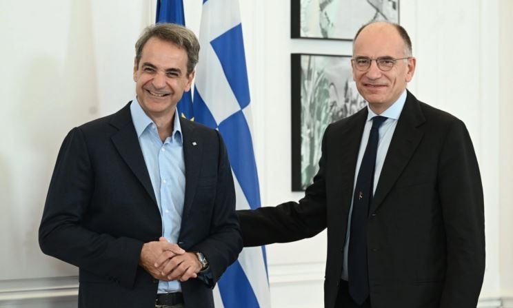LIVE: Ο Μητσοτάκης συζητά με τον πρώην Ιταλό πρωθυπουργό Ενρίκο Λέτα για το μέλλον της Ευρώπης